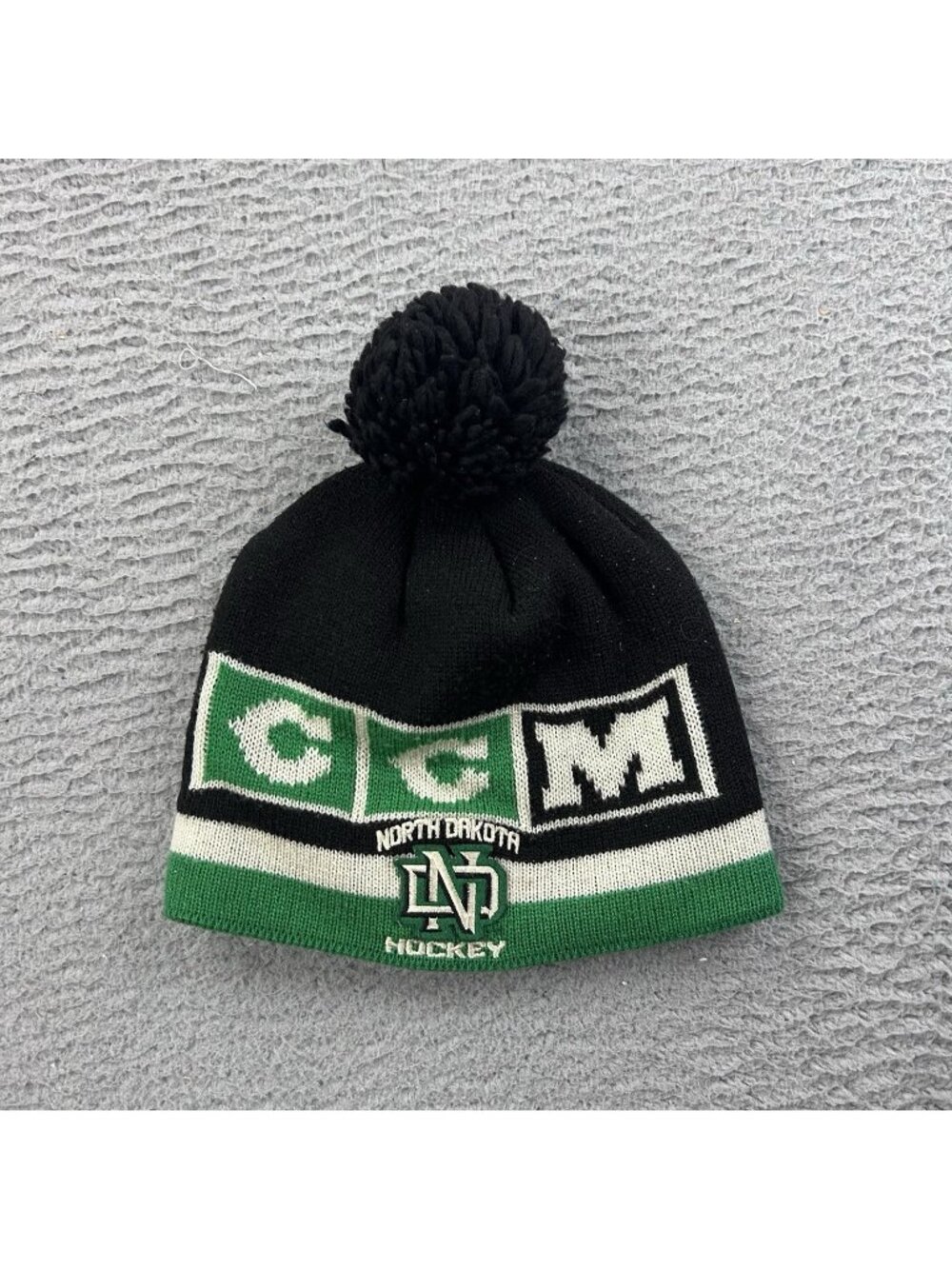 North Dakota Fighting Sioux Hawks UND Hockey CCM Hat Beanie Cap